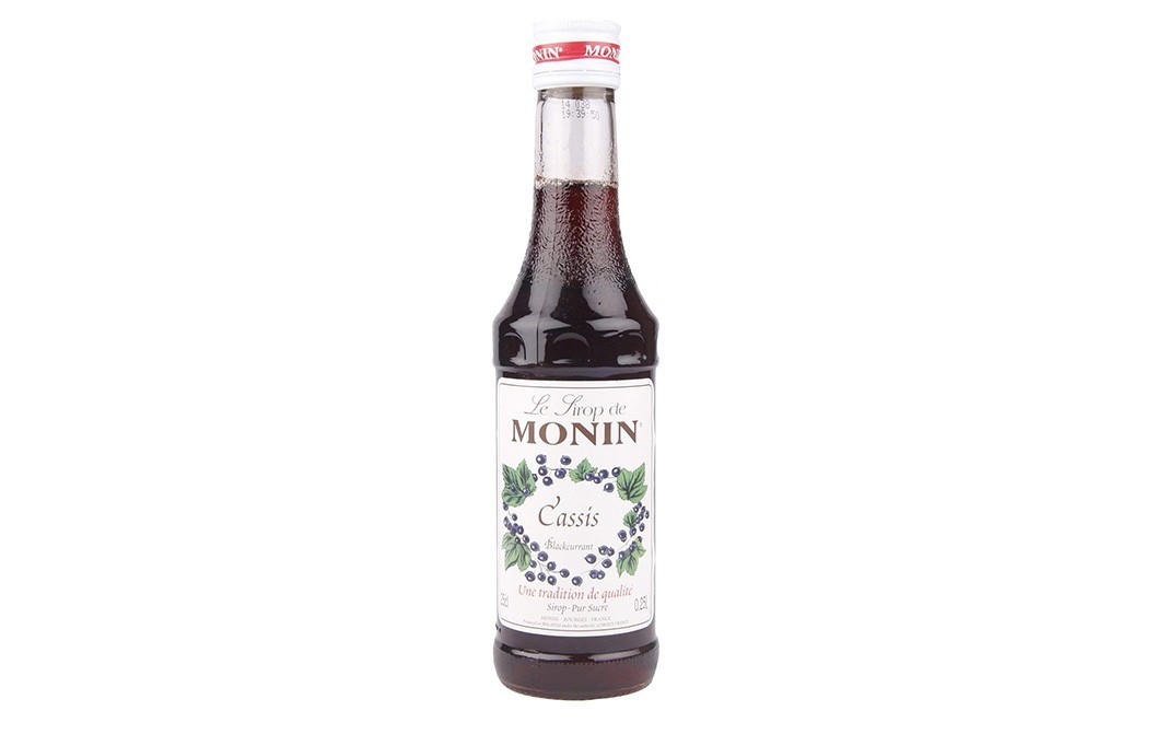 Monin Cassis Blackcurrant Syrup    Bottle  250 millilitre